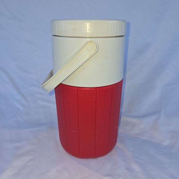 Marlboro Coleman Cooler Water Jug 1/2 Gallon Vintage Swivel Spout Handles Red - Picture 2 of 15